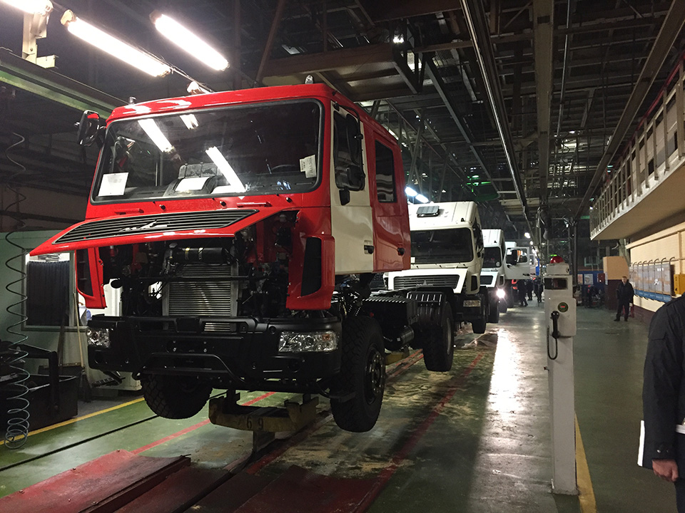 Маз эд 600 амз. Маз белавтомаз. Маз контакты. Маз контакты. Маз 5440 с полуприцепом самосвал.