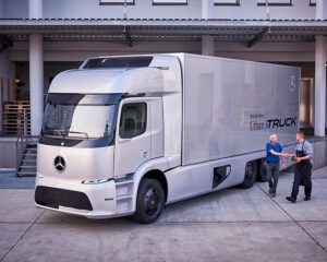 Urban eTruck - elektryczna ciężarówka Mercedesa