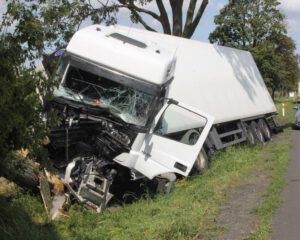 Wypadek na drodze? Wybierz najlepszy serwis naprawczy